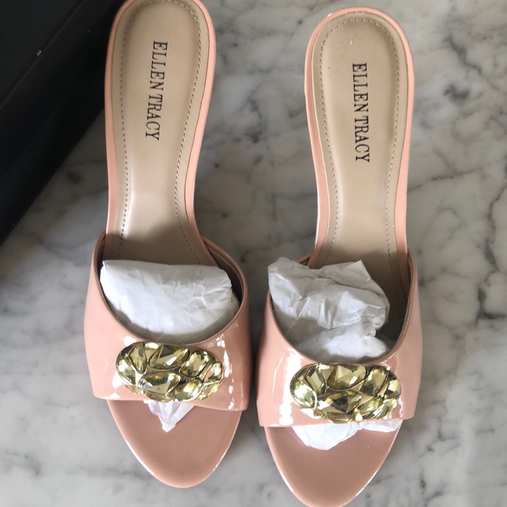 New Ellen Tracy pumps